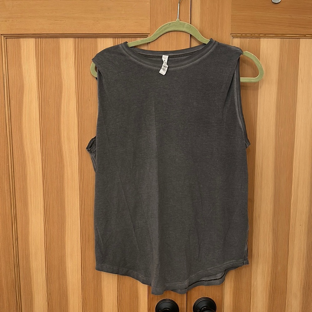 Lululemon grey muscle tee